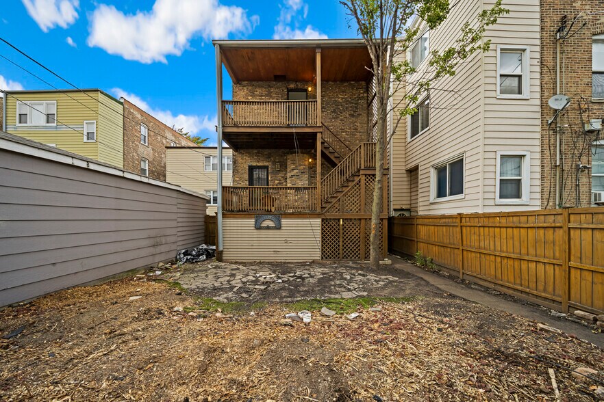 Building Photo - 2325 W Rice St