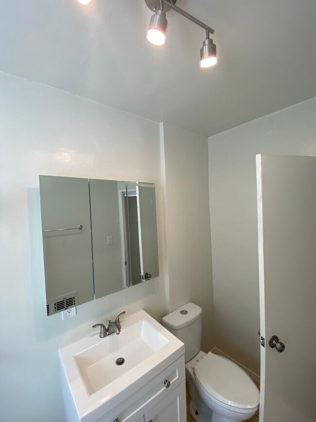 Building Photo - 5067 20th St