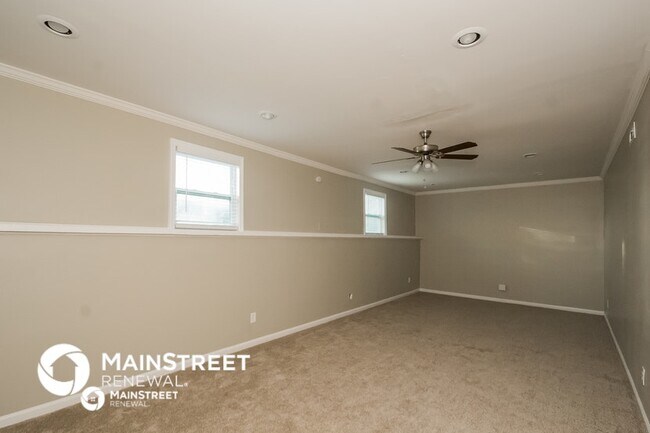 Building Photo - 5221 Island Dr