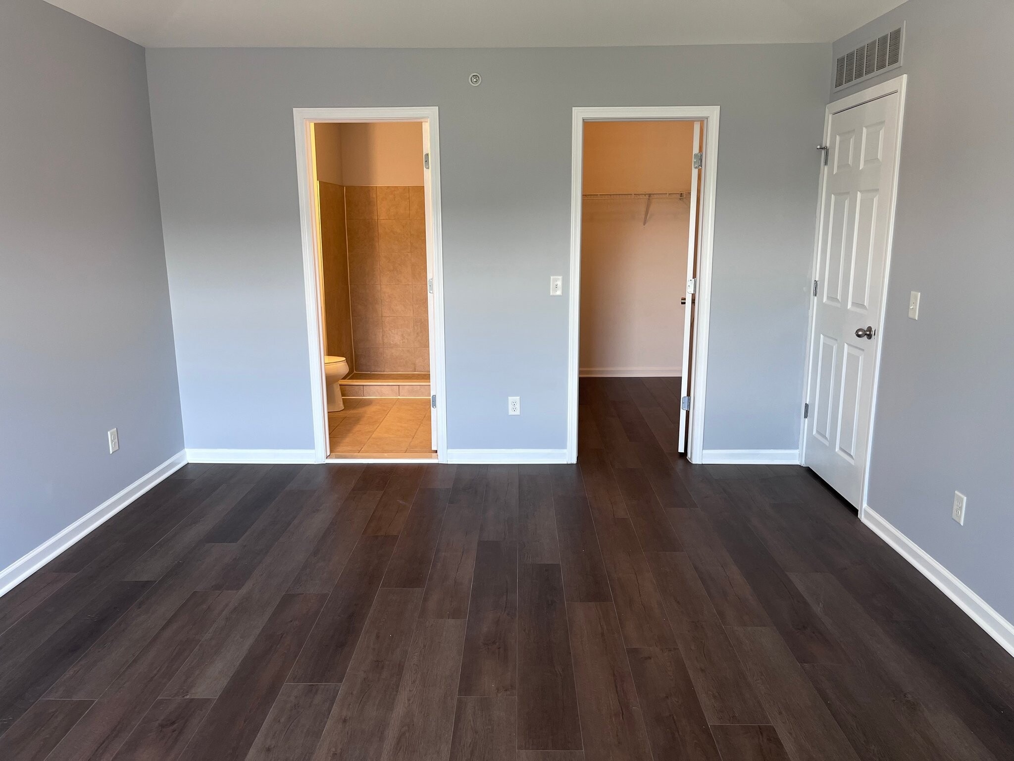 Building Photo - 2604 Riversedge Dr