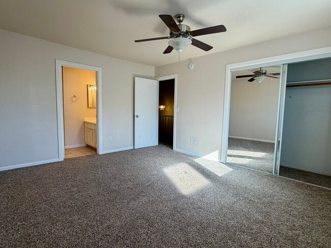 Building Photo - AVAILABLE NOW!!