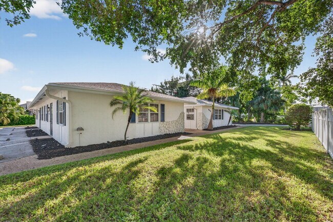 Building Photo - 800 Tropic Blvd