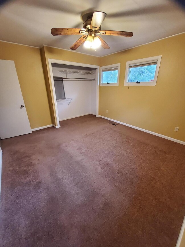 Building Photo - 2828 Packard St