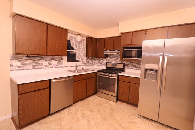 Building Photo - 500 Westwood Ave