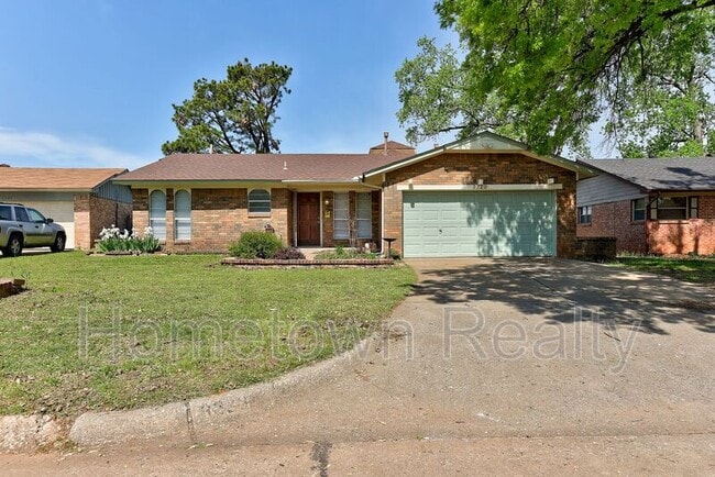 Primary Photo - 3329 N Peebly Dr