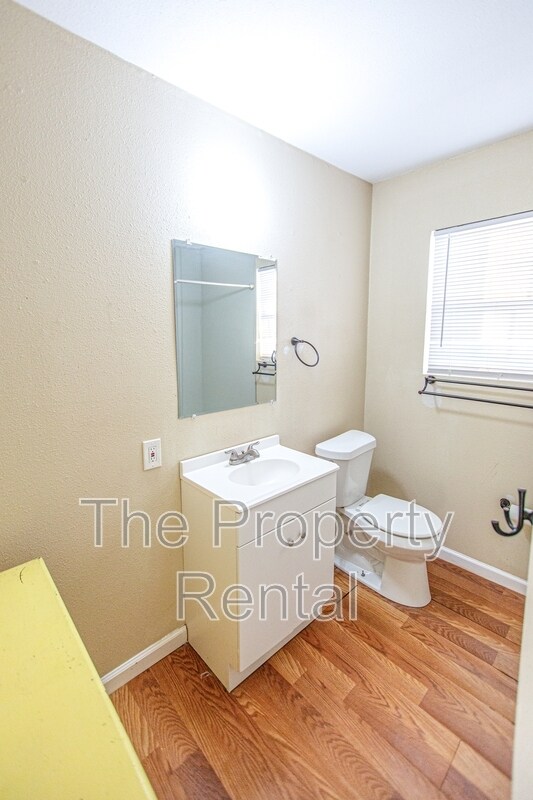 Building Photo - 3624 Walnut Ave