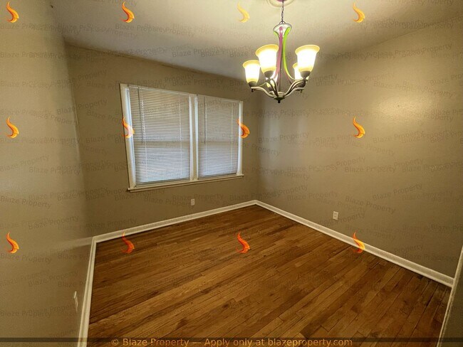 Building Photo - Spacious & Unique! 3 Bed, 1 Bath Home with Bonus Space for Rent