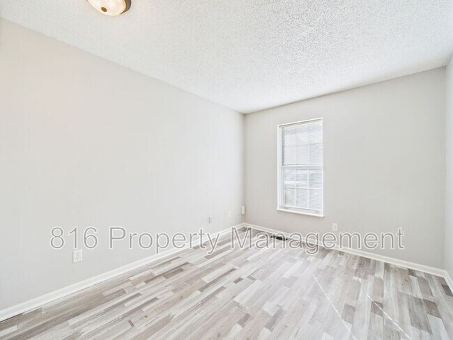 Building Photo - 7941 NW 79th Pl