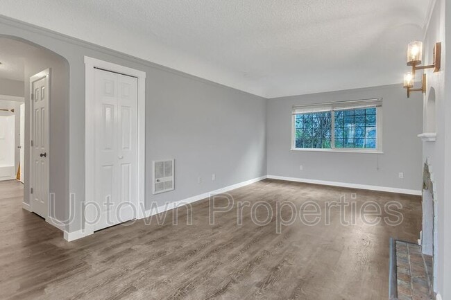 Building Photo - 1328 NE 68th Ave