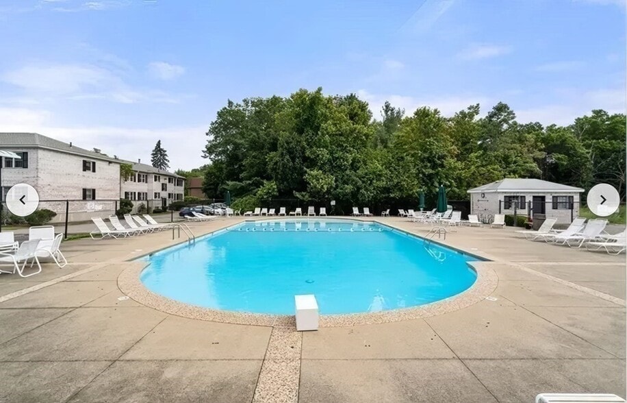 Building Photo - 47 Lake Shore Ct