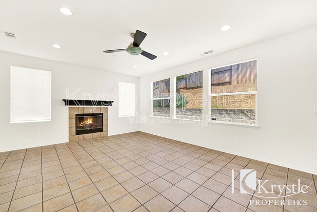 Building Photo - 35 Goldfinch Dr