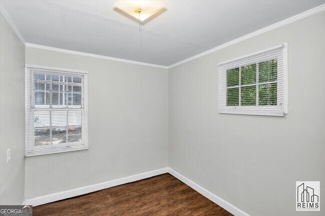 Building Photo - 1926 Howard Ave