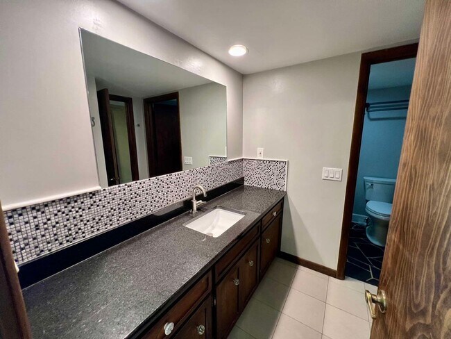 Building Photo - Cabin Style Home on Equestrian Farm *Priva...