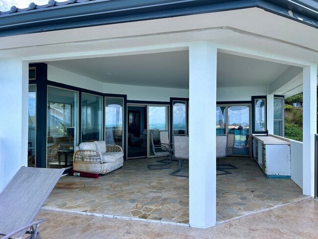 Building Photo - Hawaii living at its best.  Beautiful Kaneohe Bay front.