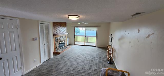 Building Photo - 2881 White Oak Mountain Rd