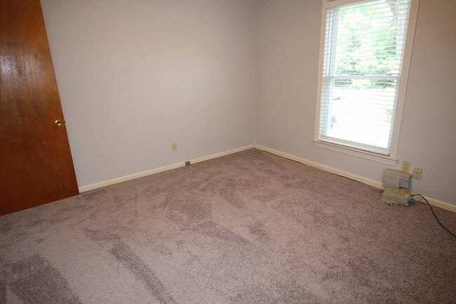 Building Photo - Two bedroom apartment in Clifton Heights