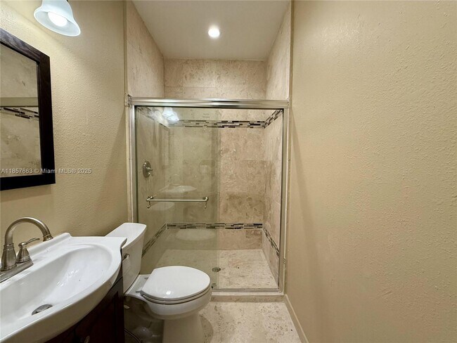 Building Photo - 698 SE 34th Terrace