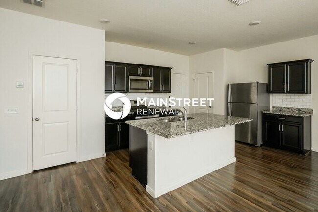 Building Photo - 3 Bedroom Pet-Friendly Home in SAINT HEDWI...