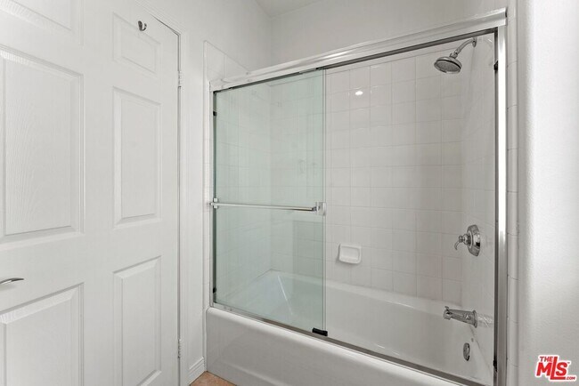 Building Photo - 5738 S Celedon Creek