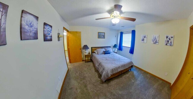 Building Photo - 3D Tour Available - West Side Manhattan Home + 2-Car Garage  + Washer & Dryer! Available August 5th!