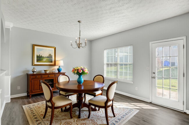 Building Photo - Gorgeous 3-Bedroom Home with Extra Flex Space!