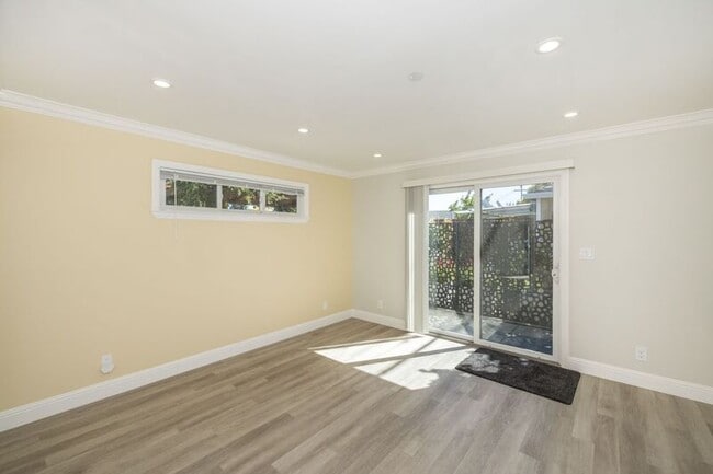 Building Photo - 1009 S Norfolk St