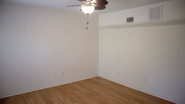 Building Photo - 9 Huntsmans Horn Cir
