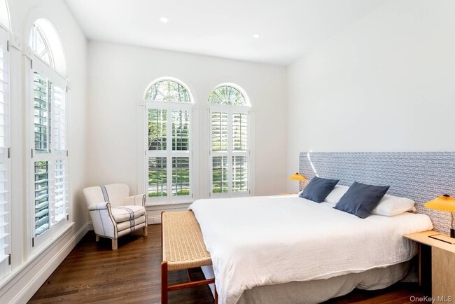 Building Photo - 48 Sheppard St