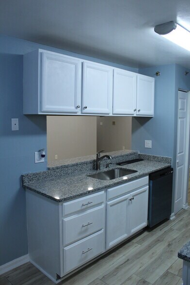 Kitchen - 3400 Tulleys Pointe Ct