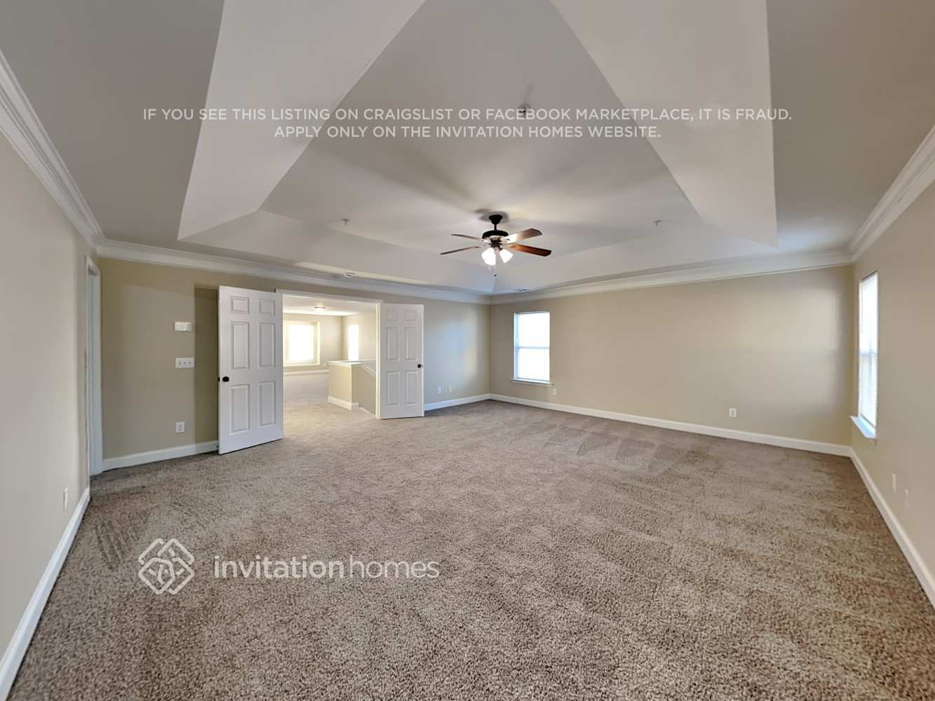 Building Photo - 380 Roseglen Dr NW