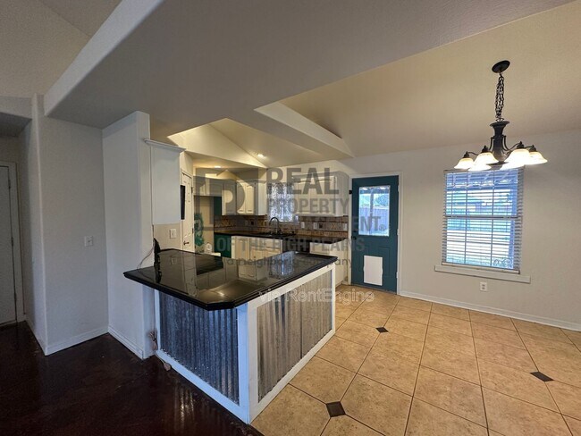 Building Photo - 2513 Stardust Ln