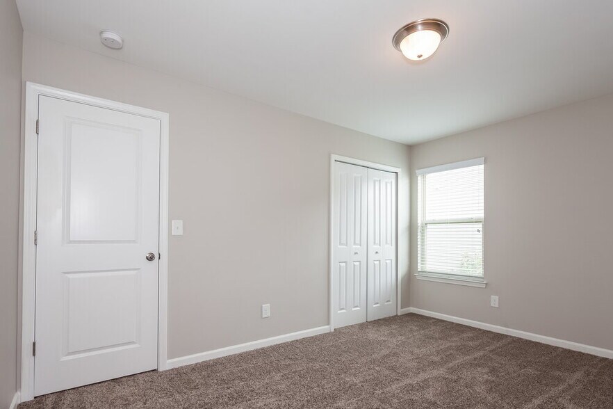 Building Photo - 11723 Sweetbriar Ridge Dr
