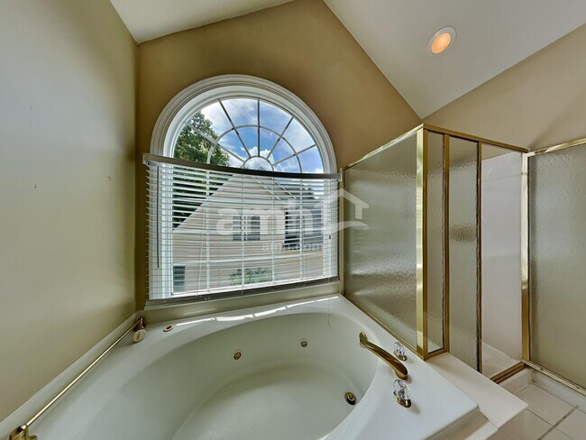 Building Photo - 8220 Duck Creek Dr