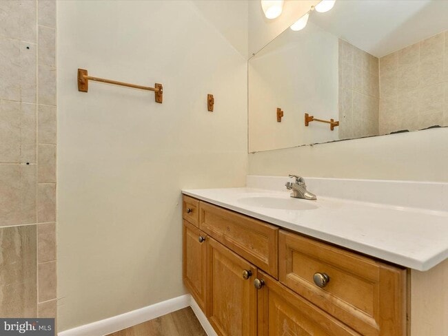 Building Photo - 5803 Oleander Pl