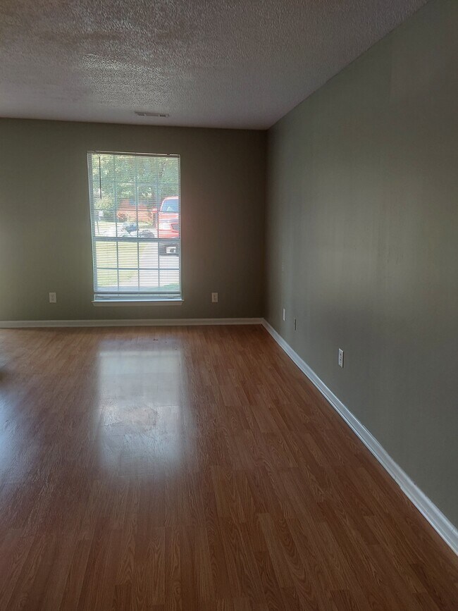 Building Photo - 129A Shearer St