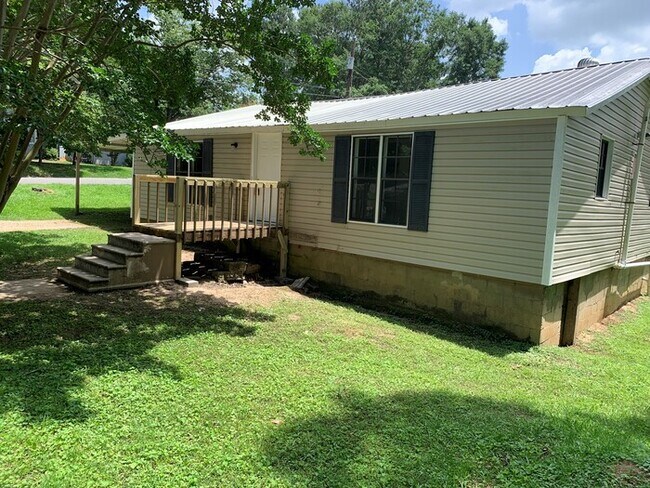 Building Photo - 301 10th St