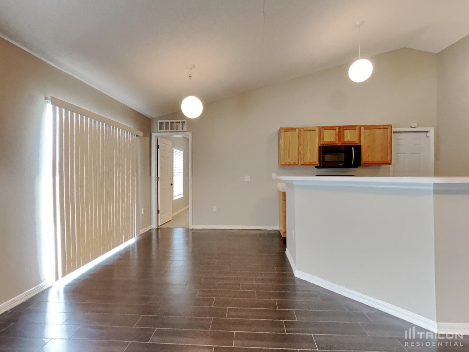 Building Photo - 5148 Jenson Ave