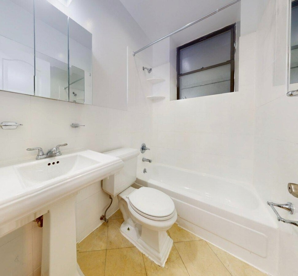 Building Photo - East 25th Street