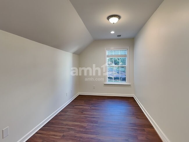 Building Photo - 12 Bittercrest Ct