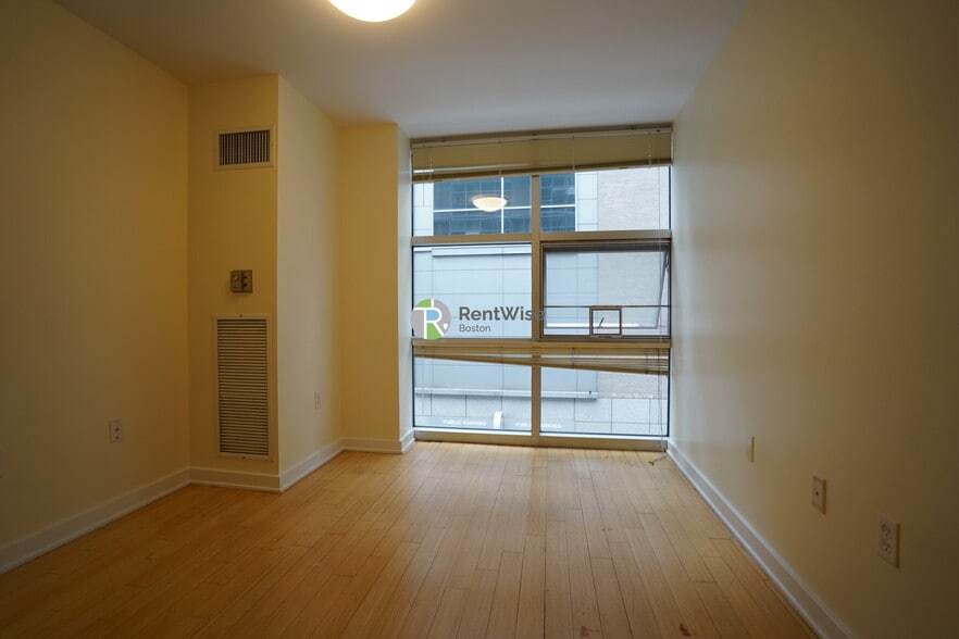 Building Photo - 40 Boylston St