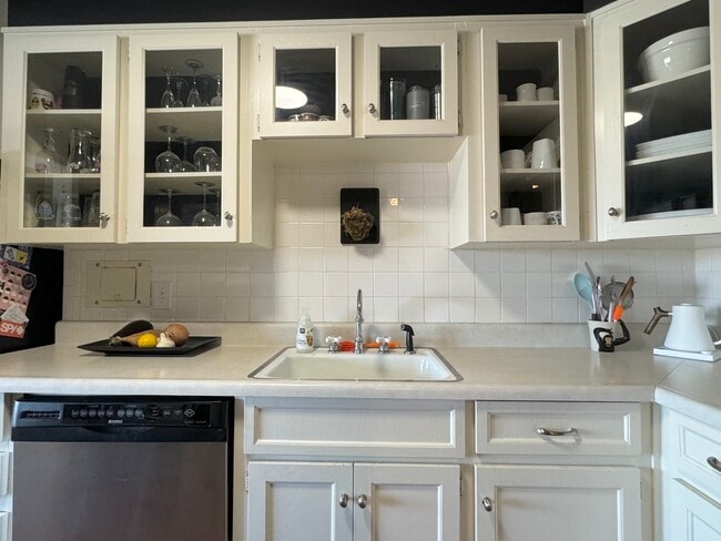 Building Photo - 4545 Wornall Rd