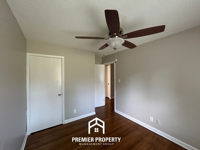 Building Photo - Charming 3BR Southaven Home | Brick Fireplace, 2-Car Garage & Fenced Yard