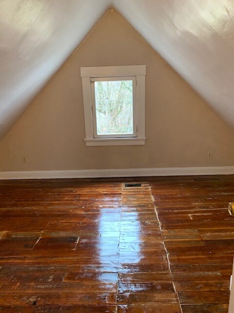 Building Photo - 3042 Gilbert Ave