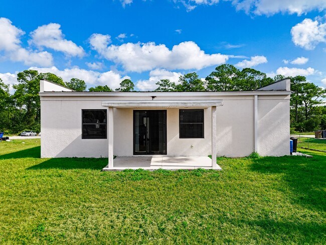 Building Photo - 2011 Olsen Ln