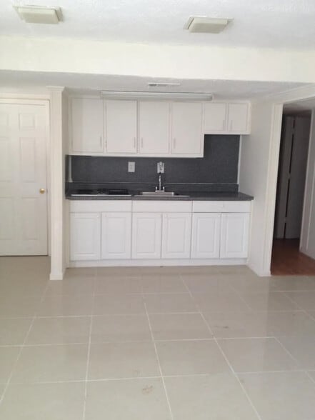 Building Photo - Room in House on Pleasant Hill Rd