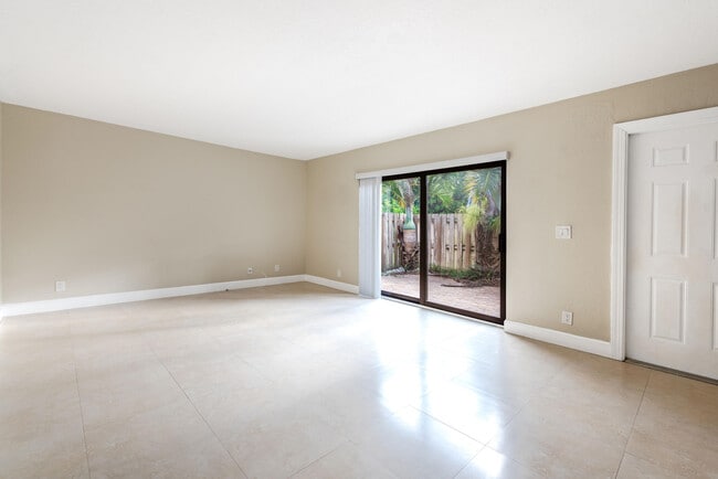 Building Photo - 2471 Waterside Dr