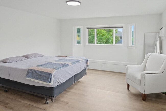 Building Photo - 709 Komo Pl