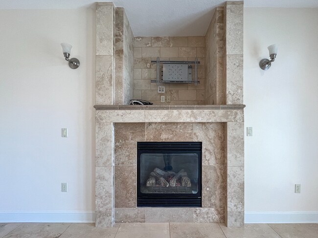 Building Photo - Bright & Beautiful Forest Heights Home with Gourmet Kitchen, Bonus Space & Private Cul-de-Sac Set...