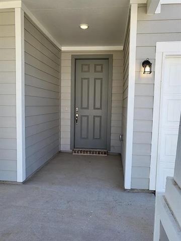 Building Photo - 5913 Hopkins Dr