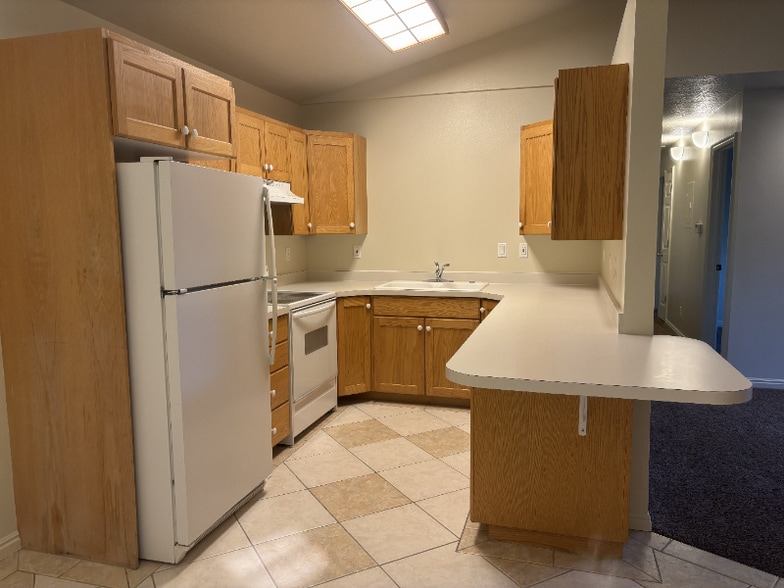 Building Photo - 1402 W 1300 N St